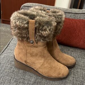 Women's Tan Suede Fur-Lined Boots